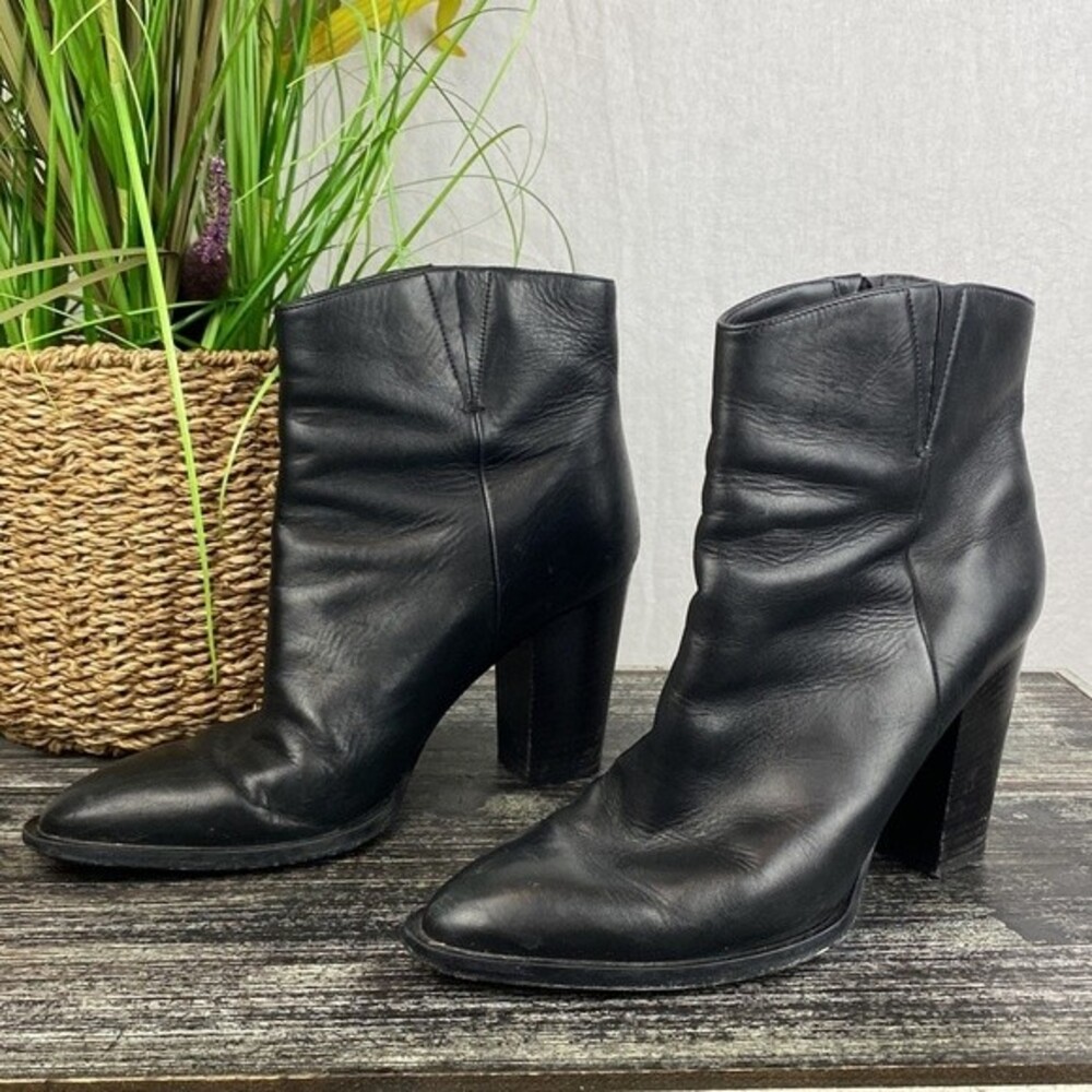 Vince Black Block Heel Ankle Bootie Boots 9